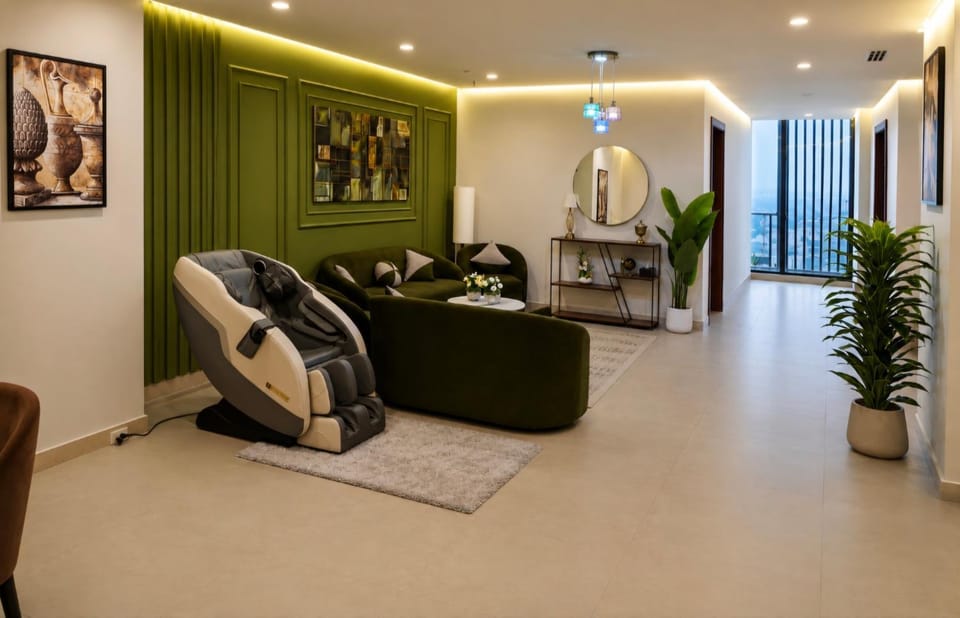 Grand Vista Luxury 2BR Mall of Islamabad F-7 Margalla and City Views Apartment in Islamabad Capital Territory