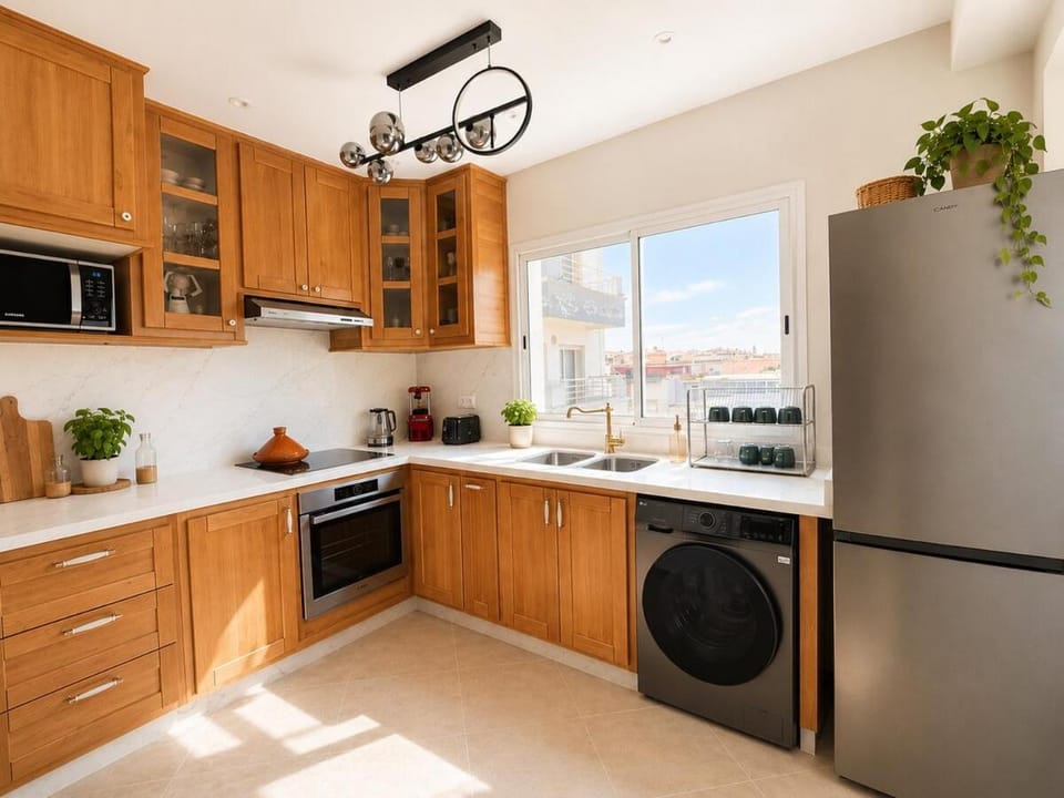 Coffee/tea facilities, oven, stove