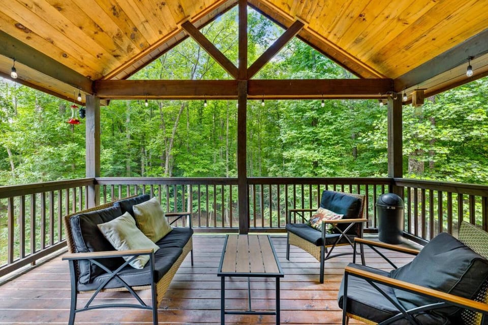 Patio, Seating area