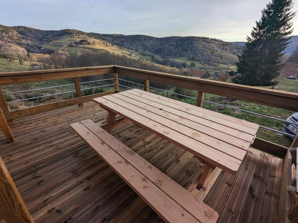 Day, Natural landscape, View (from property/room), Balcony/Terrace, Dining area, Mountain view