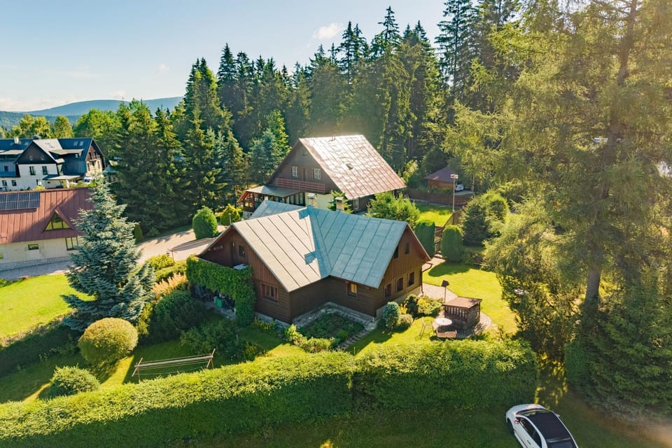 Property building, Bird's eye view, Garden