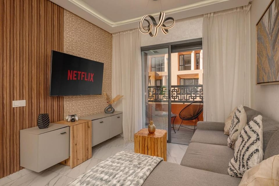 Luxury Studio Piscine Downtown WiFi AC Apartment in Marrakesh