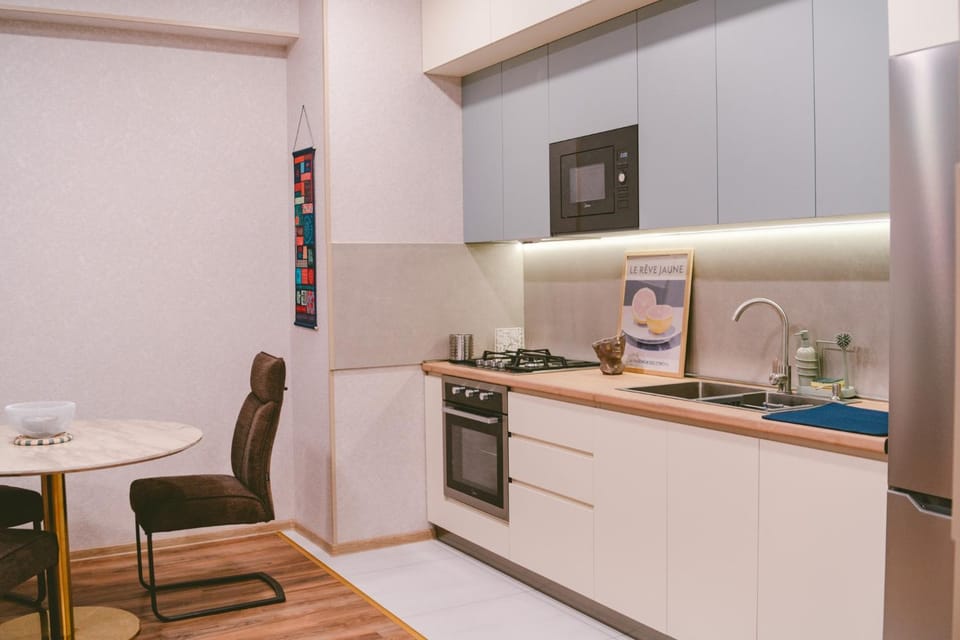 The Urban Nest - Beliashvili BLOX Apartment in Tbilisi, Georgia