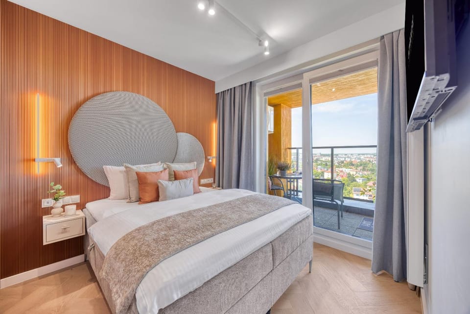Bed, View (from property/room), Balcony/Terrace, Bedroom