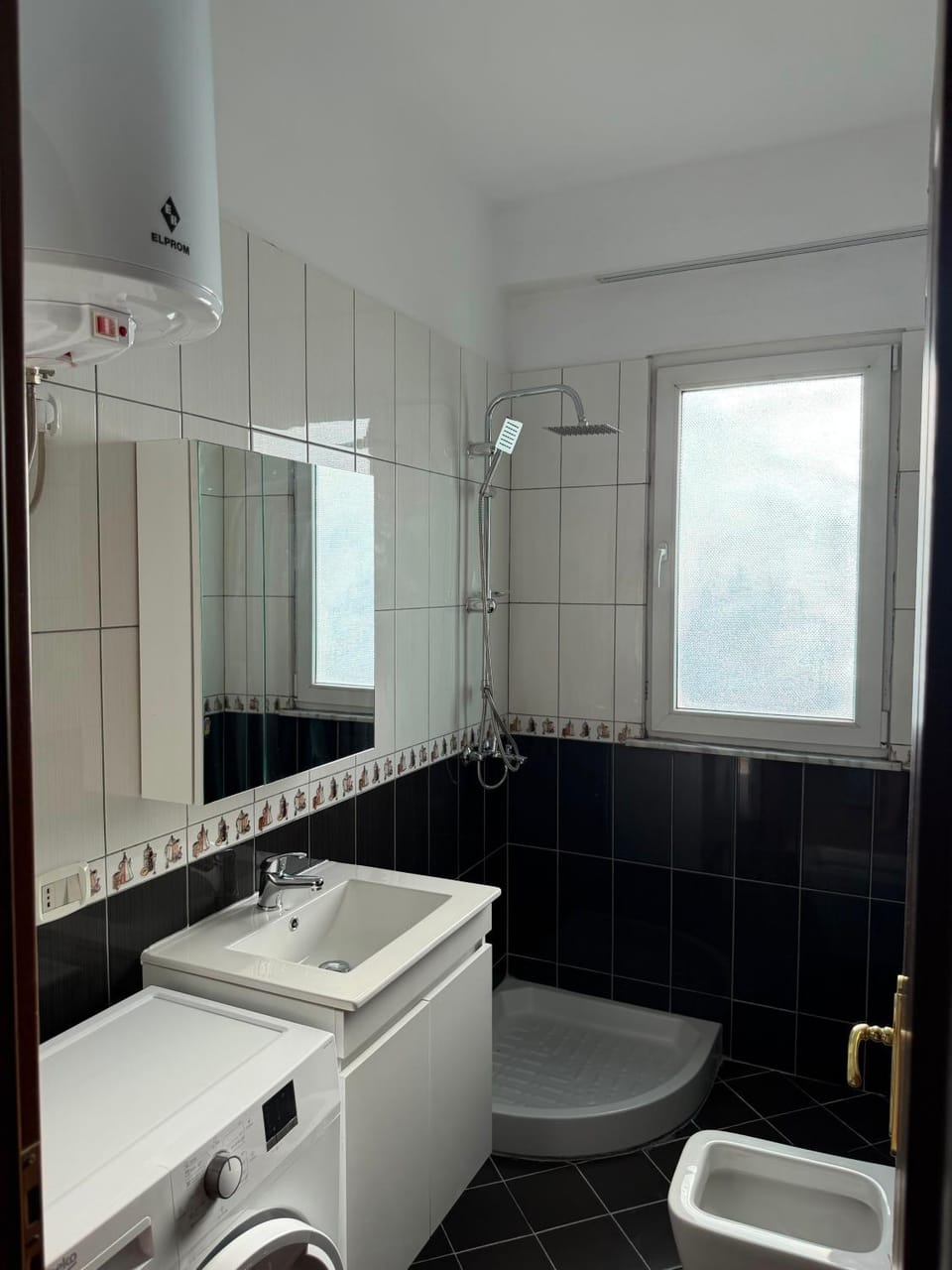 Kodra e diellit Apartment in Tirana