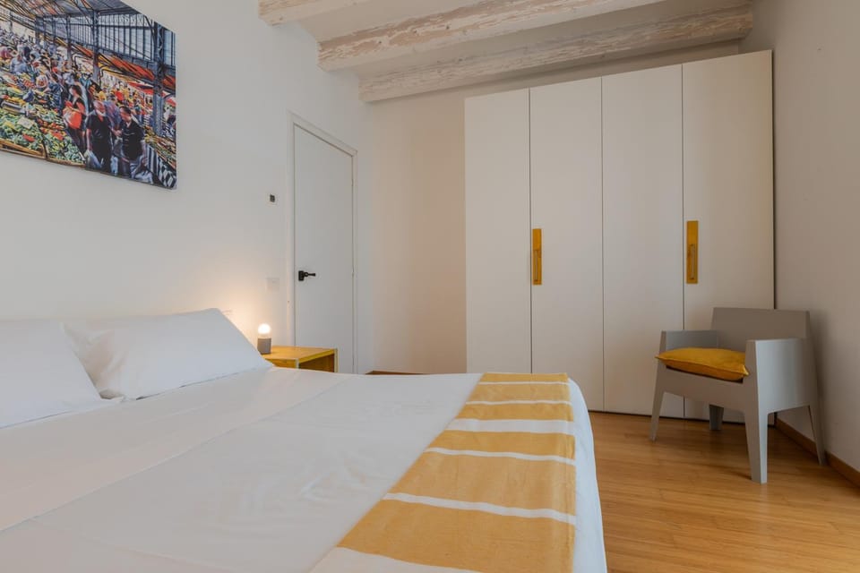 Bed, Photo of the whole room, Bedroom, wardrobe