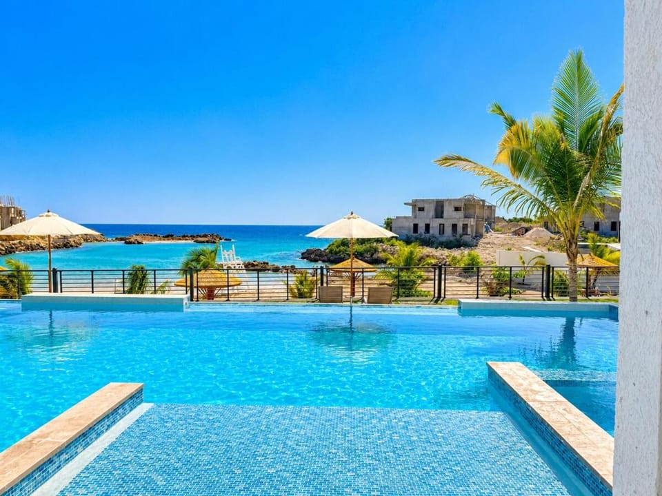 Ocho Rios 2BR King Bed Private Beach 2 Pools Apartment in St. Ann Parish