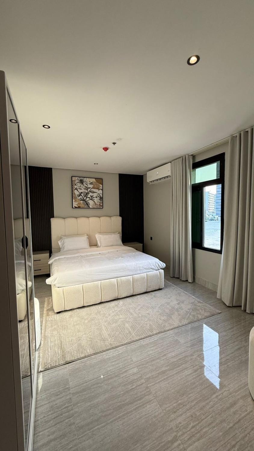 شقة ببلكونة باطلالة بحرية Apartment in Al Khobar