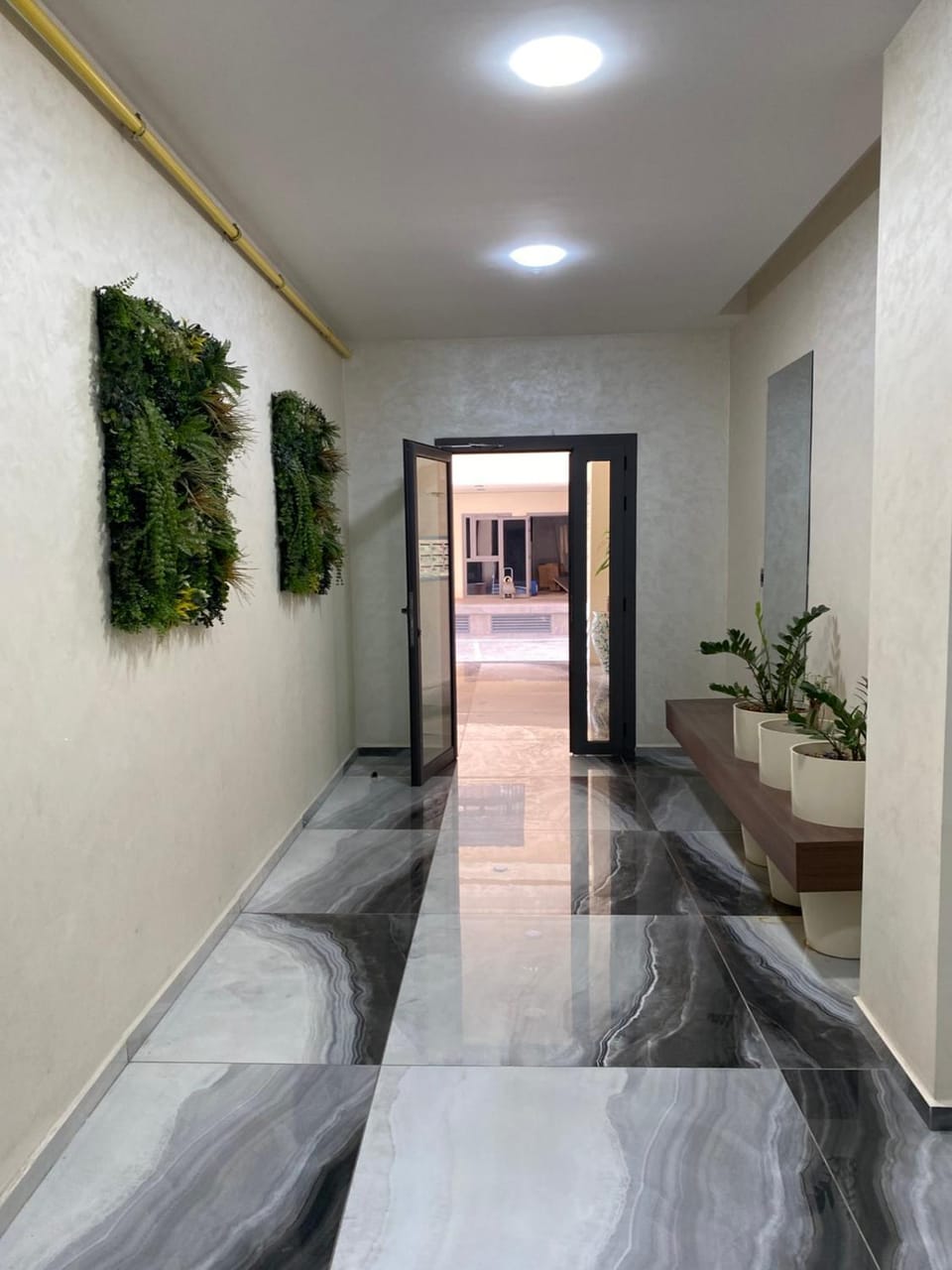 Facade/entrance