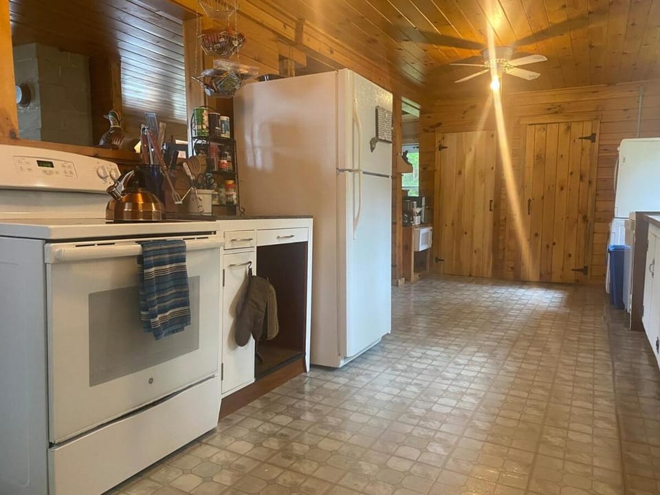 Quiet Cabin on Center Pond Cabin in Lincoln