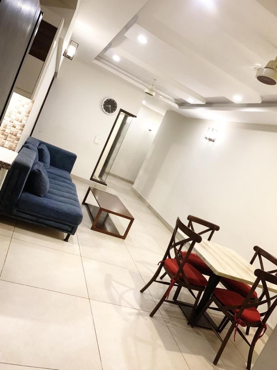 Seating area, Dining area