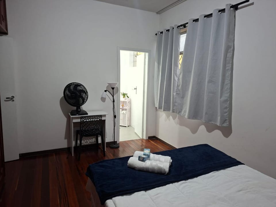 Quarto Suíte garagem sujeita a disiponiblidade Bed and Breakfast in Belo Horizonte