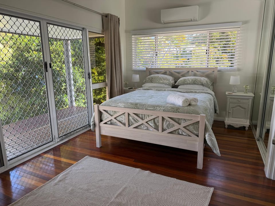 TV and multimedia, Bedroom, towels, air conditioner