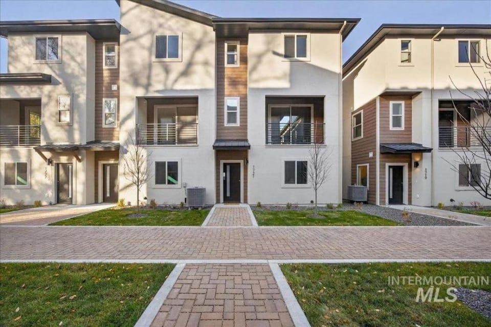 Midtown Heights Townhome - Edge of BSU campus Apartment in Boise