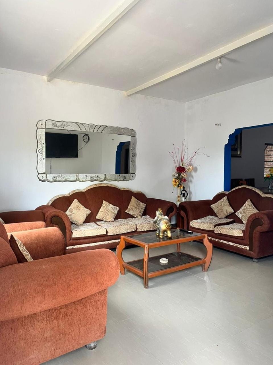 Communal lounge/ TV room