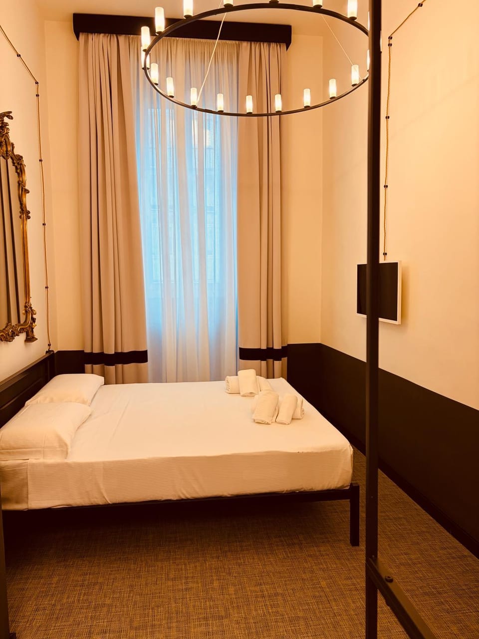 Domus Broggia Napoli Bed and Breakfast in Naples