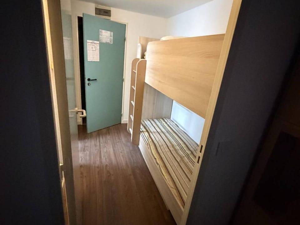 Studio cabine hyper-centre avec balcon - 4 pers. - FR-1-234-360 Cabin in Cauterets