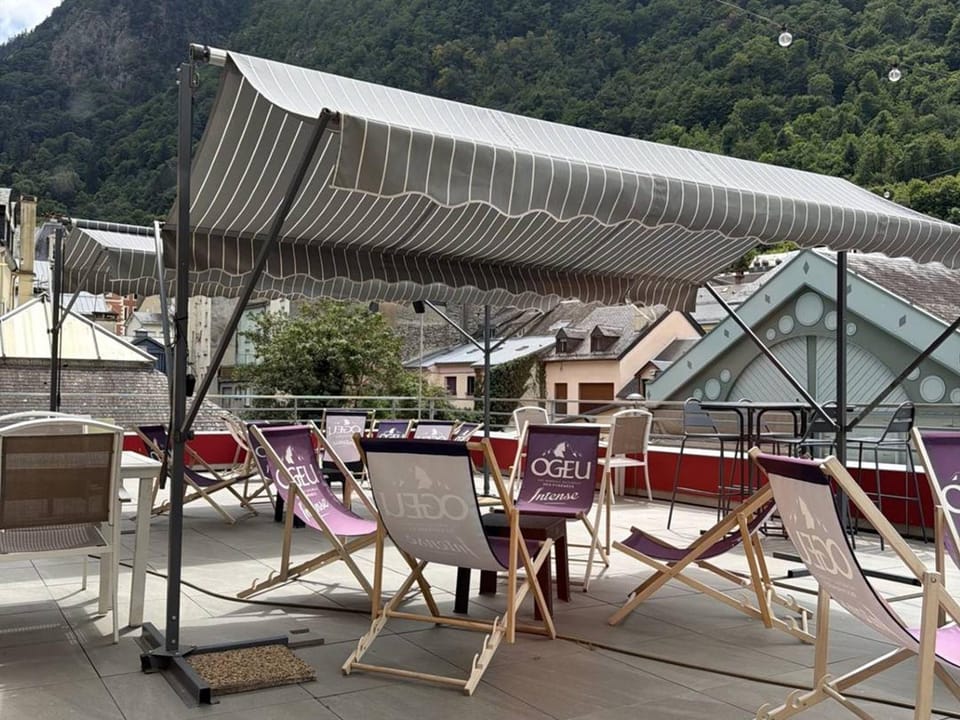 Studio cabine hyper-centre avec balcon - 4 pers. - FR-1-234-360 Cabin in Cauterets