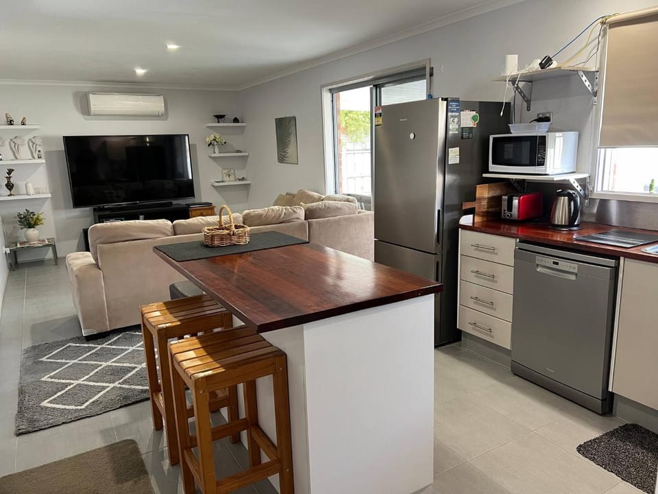 microwave, oven, kitchen