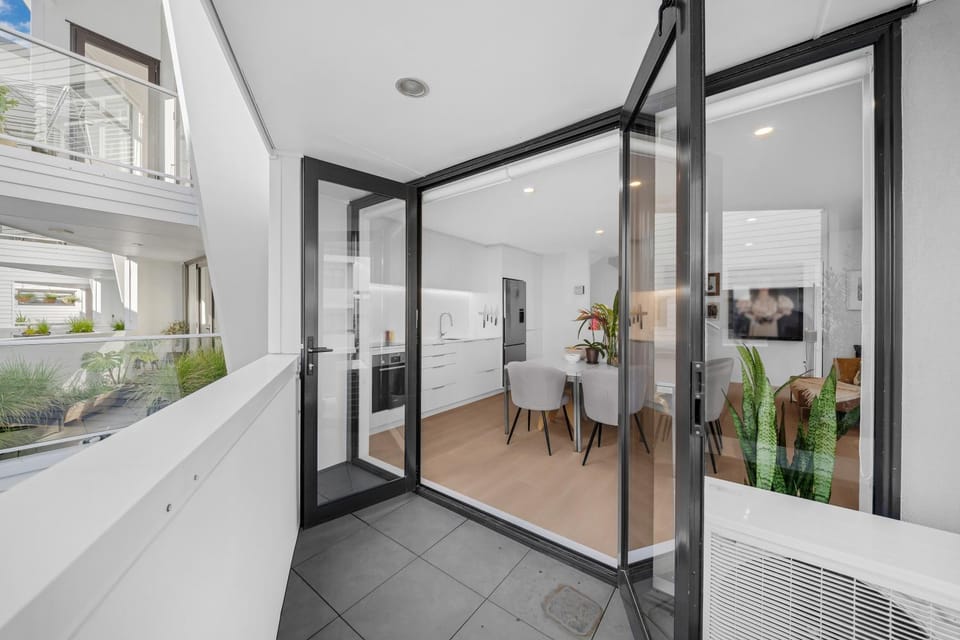 Ponsonby Bolthole Cafés at Your Door House in Auckland