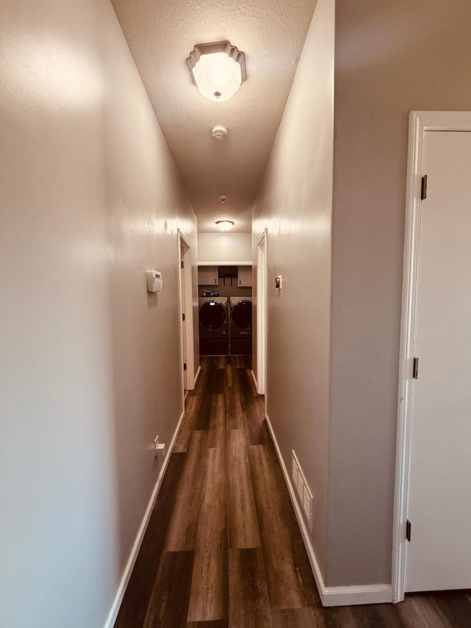 a cozy 2 bedroom 2 full bathroom home House in Junction City