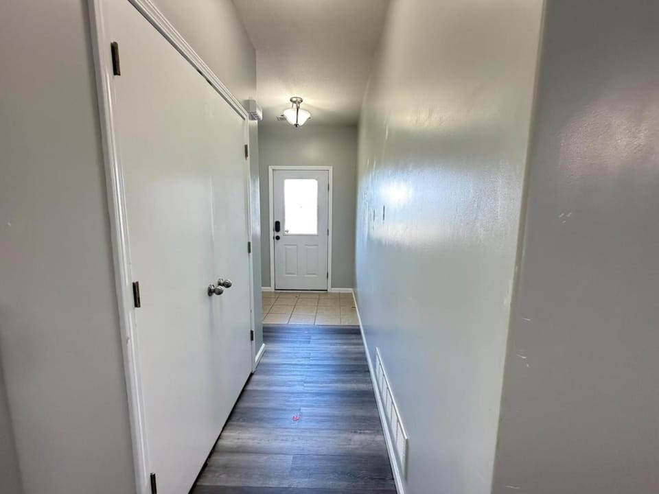 a cozy 2 bedroom 2 full bathroom home House in Junction City