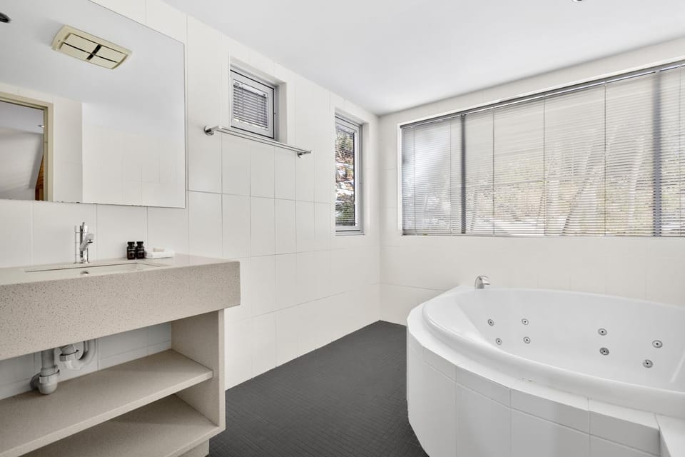 Altezza 3 bedroom Penthouse Apartment in Falls Creek