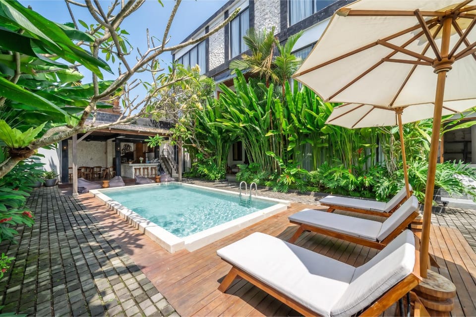 Property building, Swimming pool