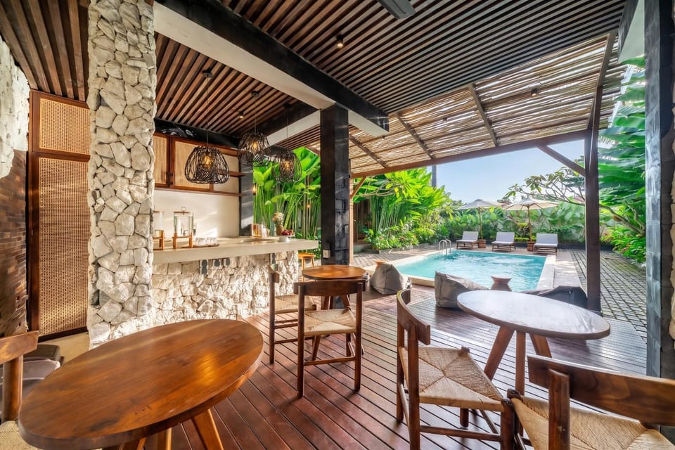 Lounge or bar, Seating area, Swimming pool