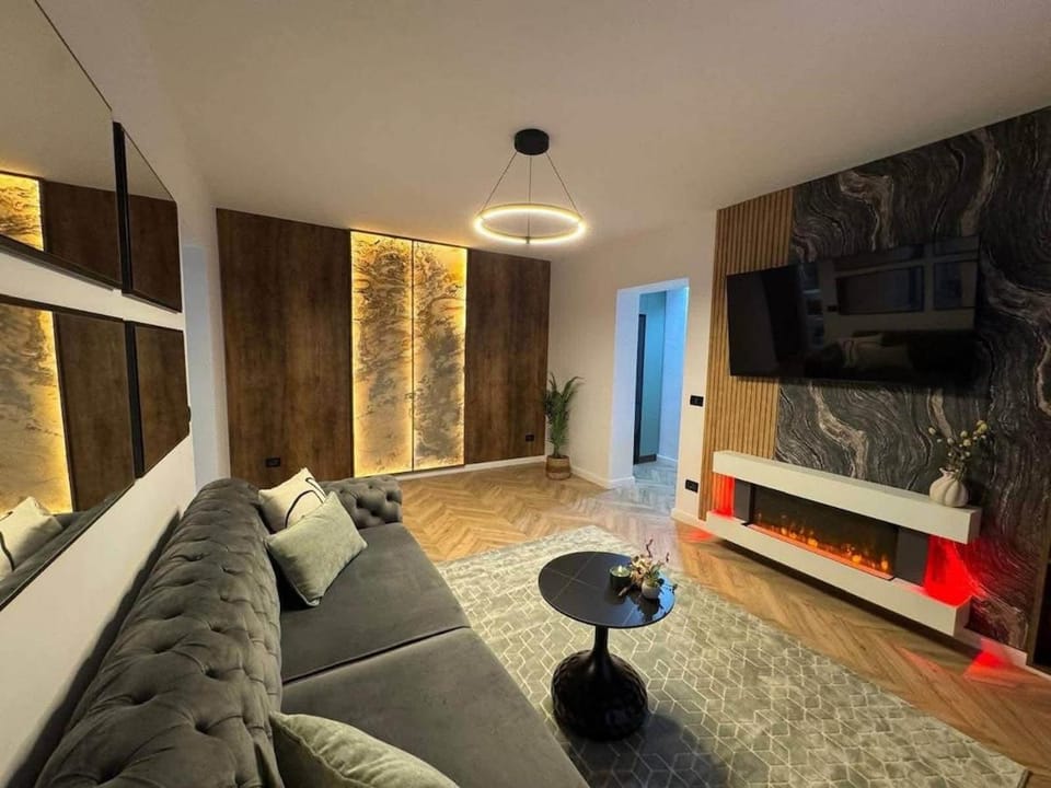 Fully furnished LUXURY apartment in the center Apartment in Craiova