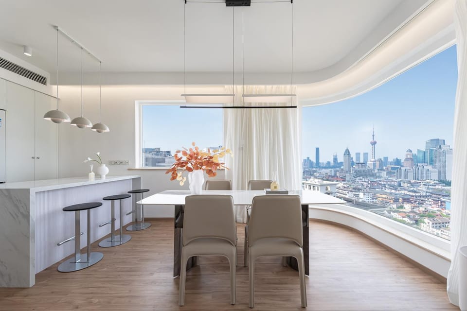 Dining area, City view