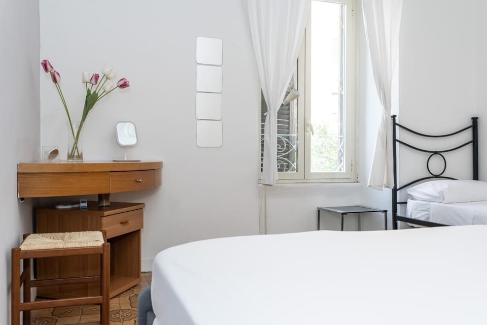 Bed, Photo of the whole room