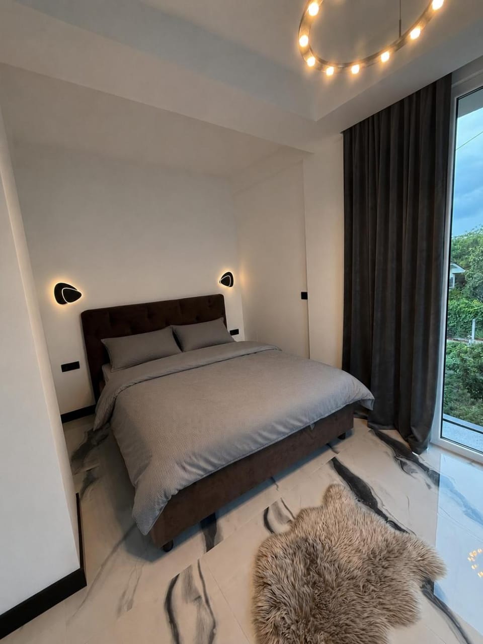 Modern Apartment in Private House with Panoramic Windows Apartment in Chișinău