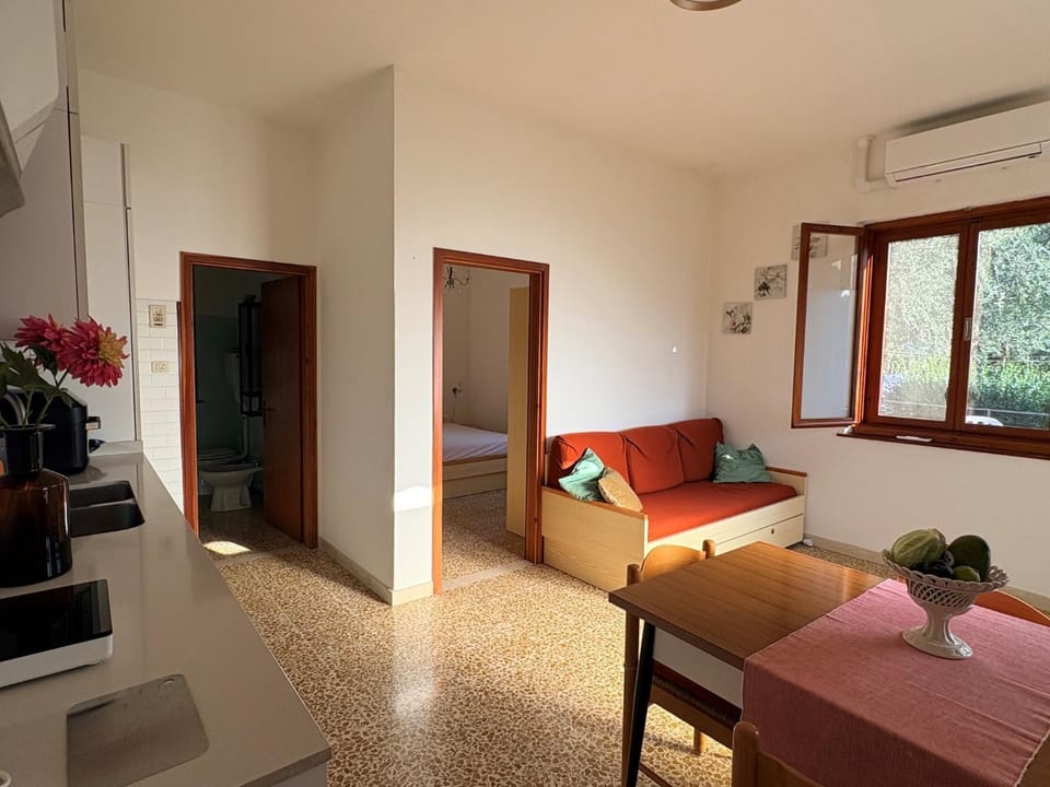 Living room, Dining area, air conditioner