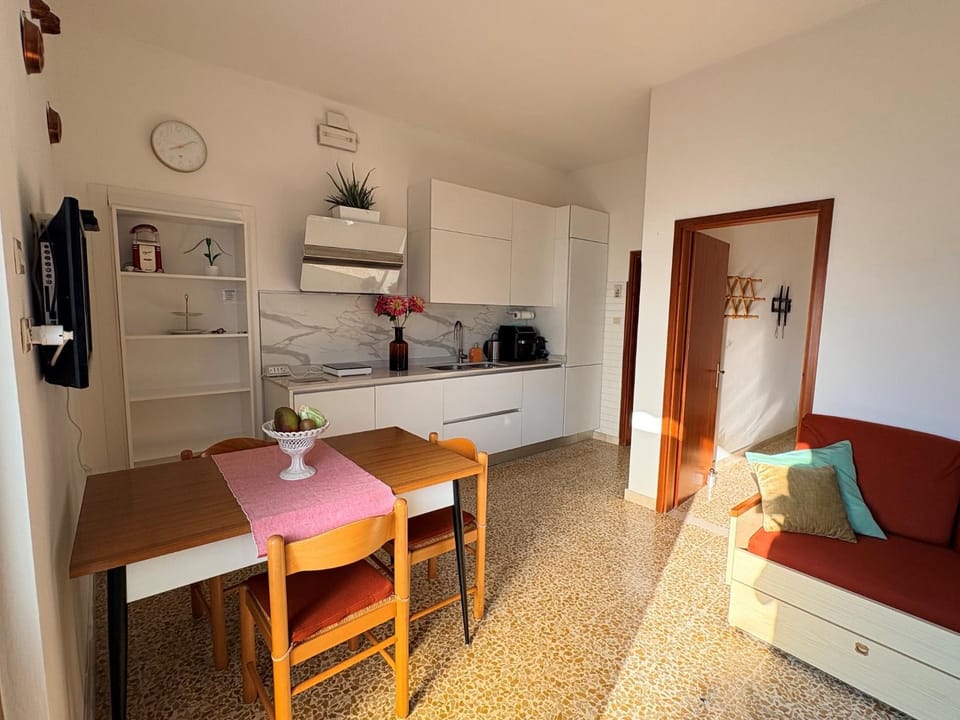 Kitchen or kitchenette, Living room, Dining area, stove