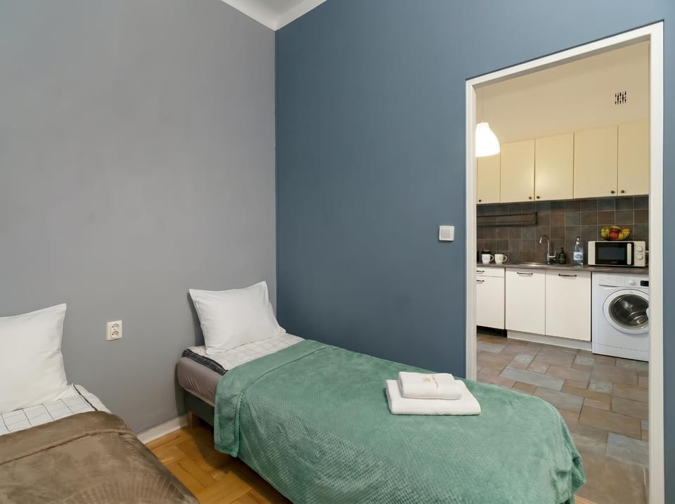 Bed, Kitchen or kitchenette, Photo of the whole room, Bedroom, minibar, pet friendly, towels, washing machine, dryer