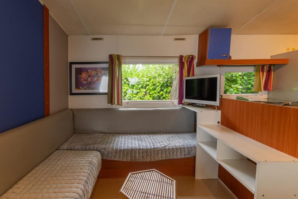 Communal lounge/ TV room, TV and multimedia, Living room, Seating area