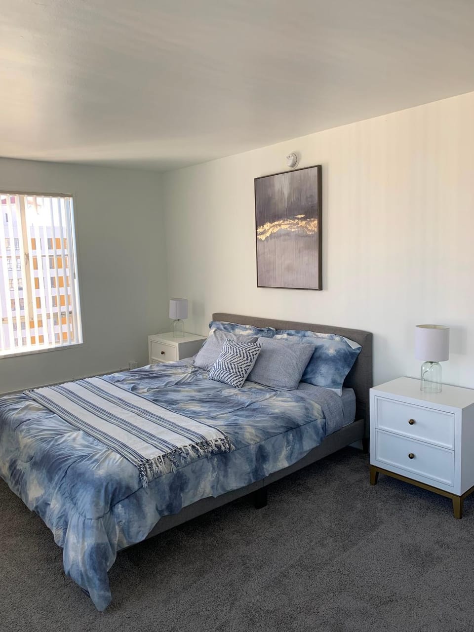 Spacious 2B 2B High Floor Apartment in Park La Brea Grove Lacma Area Apartment in San Fernando Valley