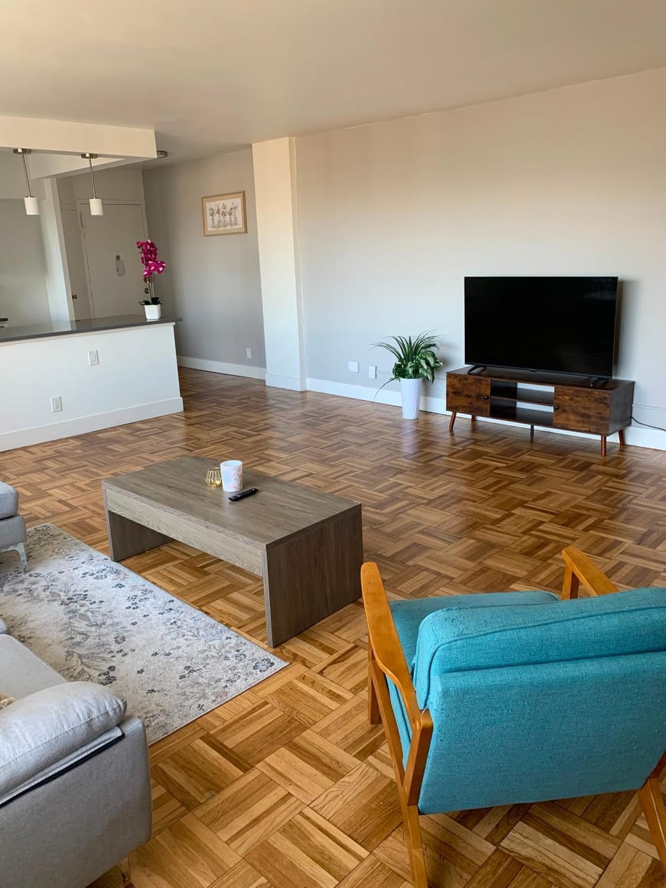 Spacious 2B 2B High Floor Apartment in Park La Brea Grove Lacma Area Apartment in San Fernando Valley