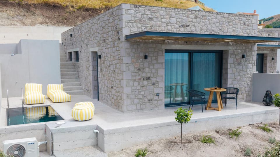 Property building, Swimming pool