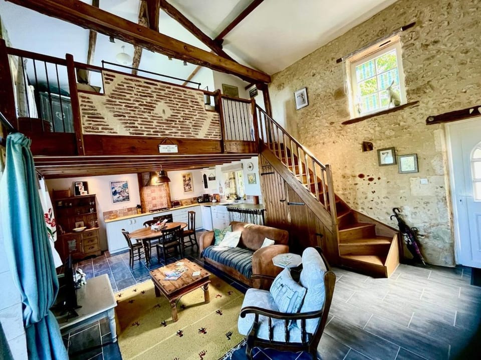 Living room, Photo of the whole room