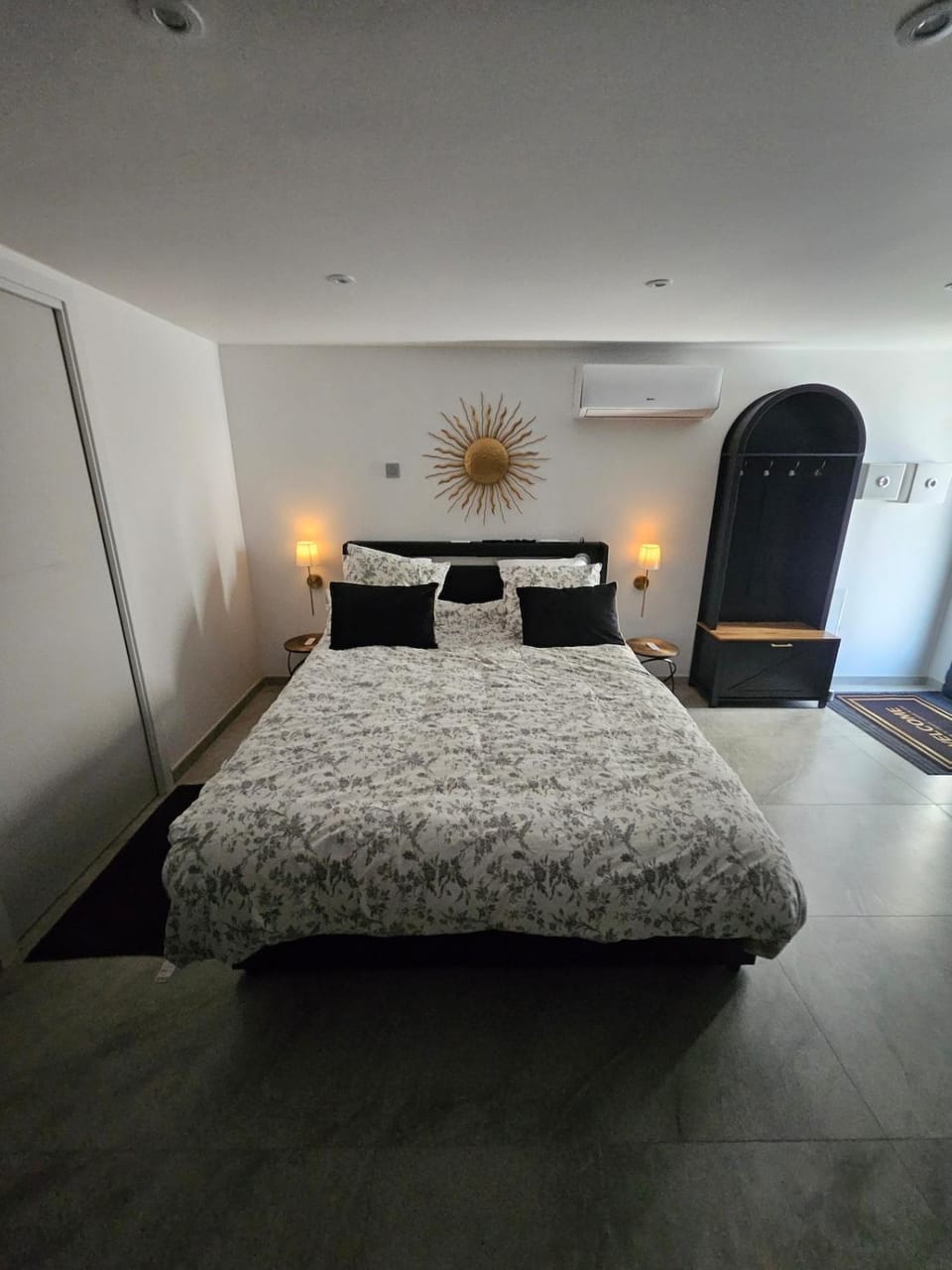 Spa room 1 km from the Village des Marques Apartment in Auvergne-Rhône-Alpes