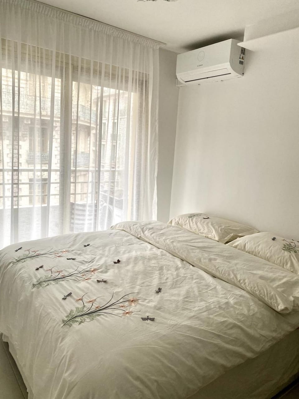 Chic 1-BR with Terrace, AC & Wi-Fi Apartment in Nice