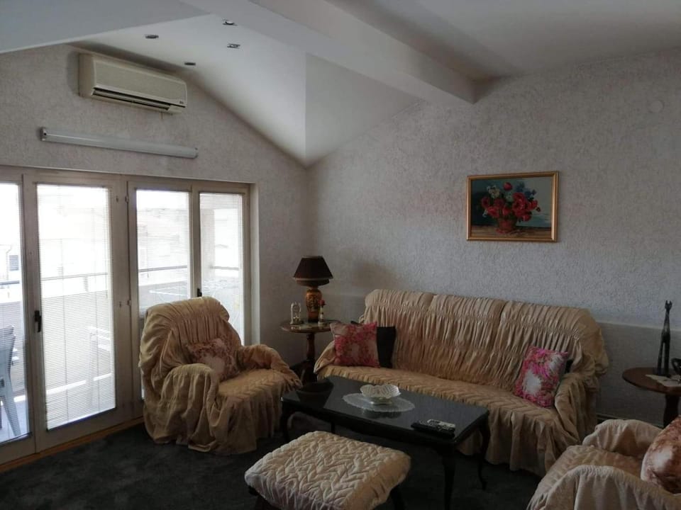 Living room, air conditioner