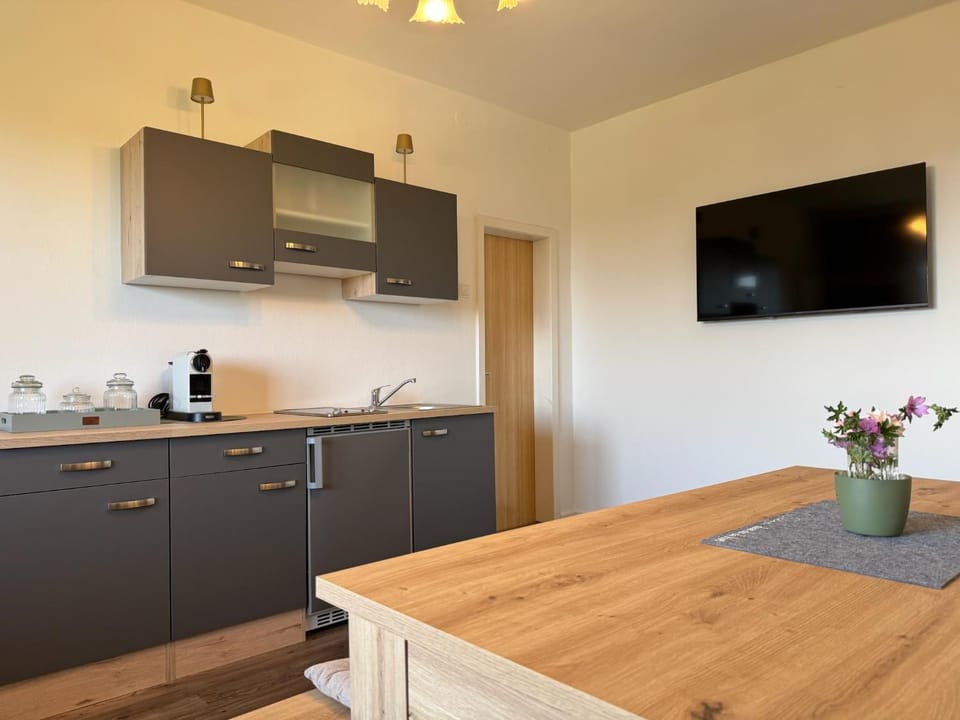 TV and multimedia, Kitchen or kitchenette, Dining area