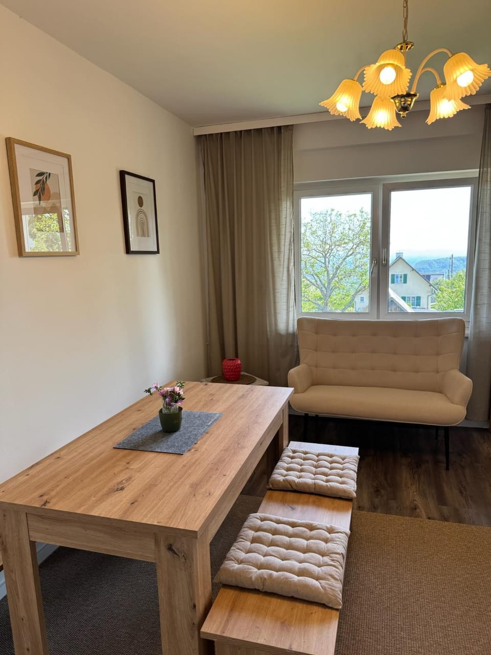 Photo of the whole room, Seating area, Dining area