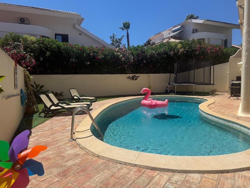 Day, Garden, Balcony/Terrace, Pool view, Swimming pool, Swimming pool, sunbed