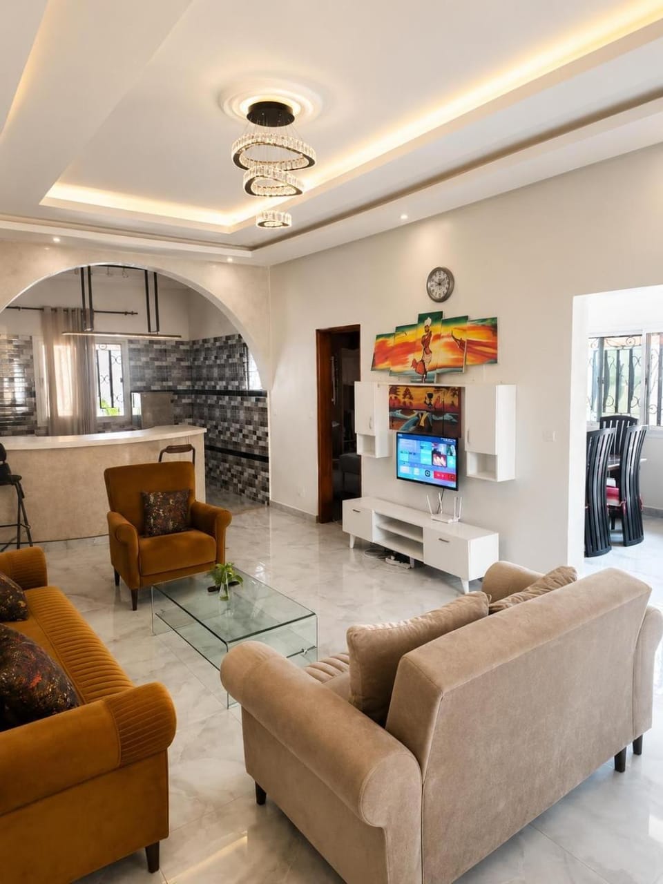 TV and multimedia, Kitchen or kitchenette, Living room, Seating area