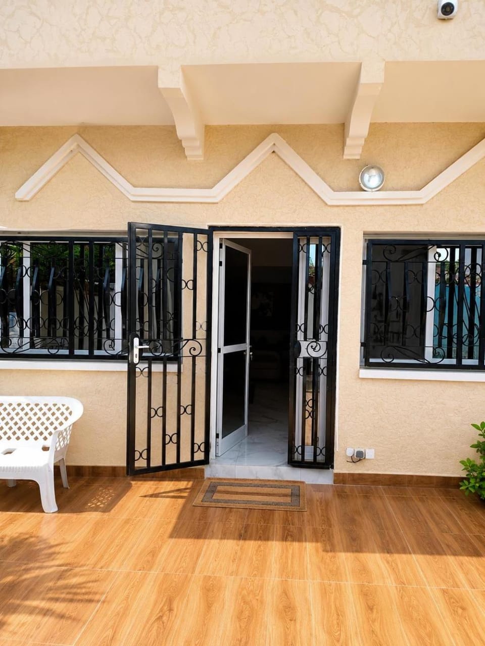 Facade/entrance, Day, View (from property/room)