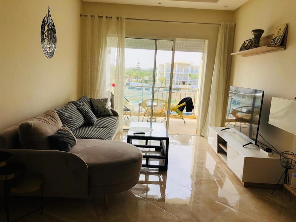 Plage, piscine et détente à Casa Bay Apartment in Casablanca-Settat